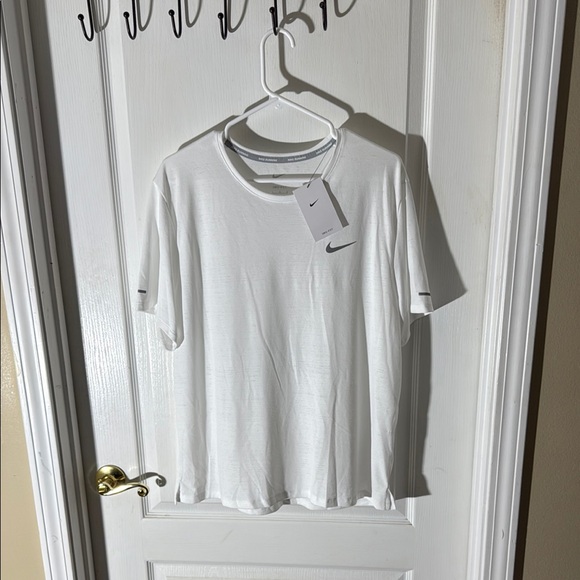 Nike Other - BNWT LARGE Nike White T-Shirt